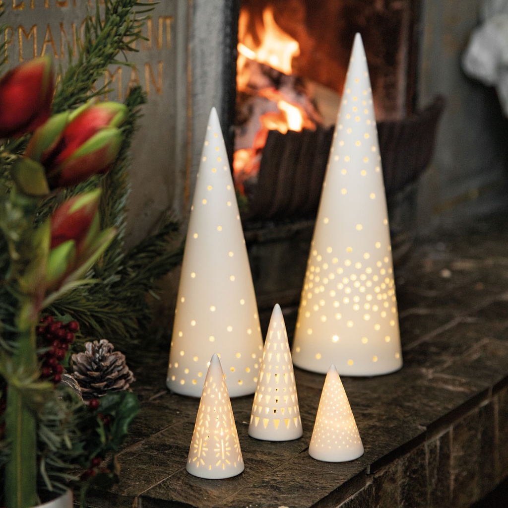 Noël sapin porcelaine LED motifs ajourés mini PM