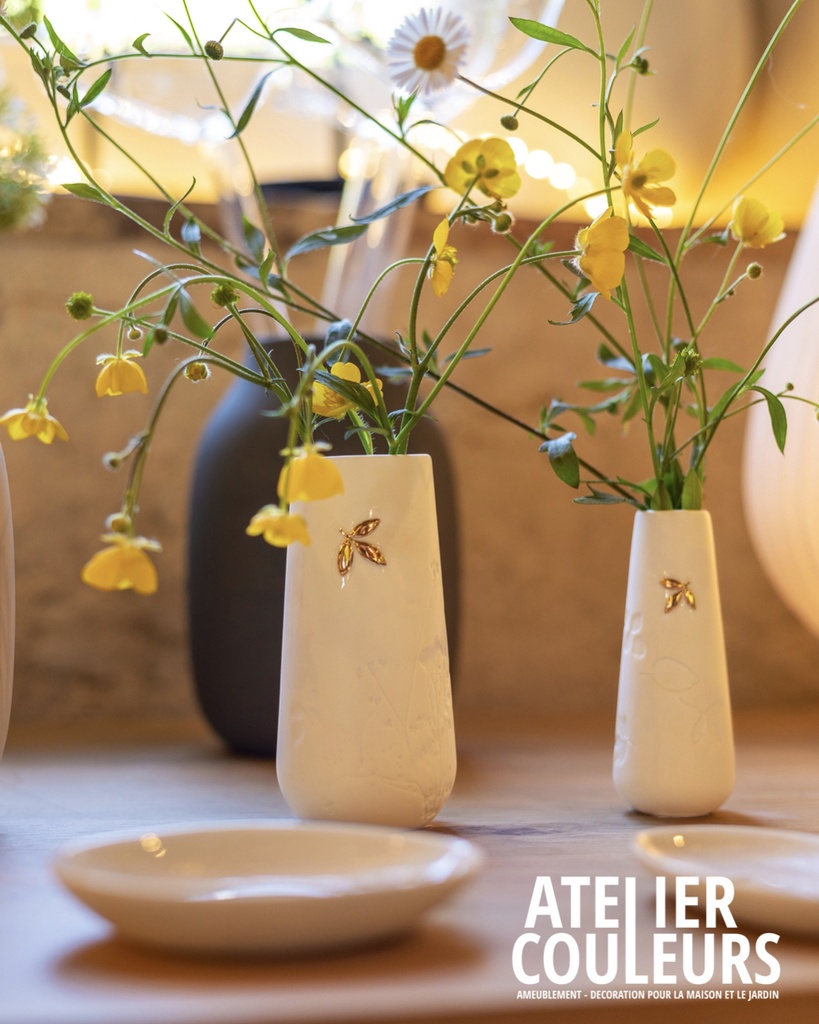 Vase porcelaine motifs fleurs feuille dorée