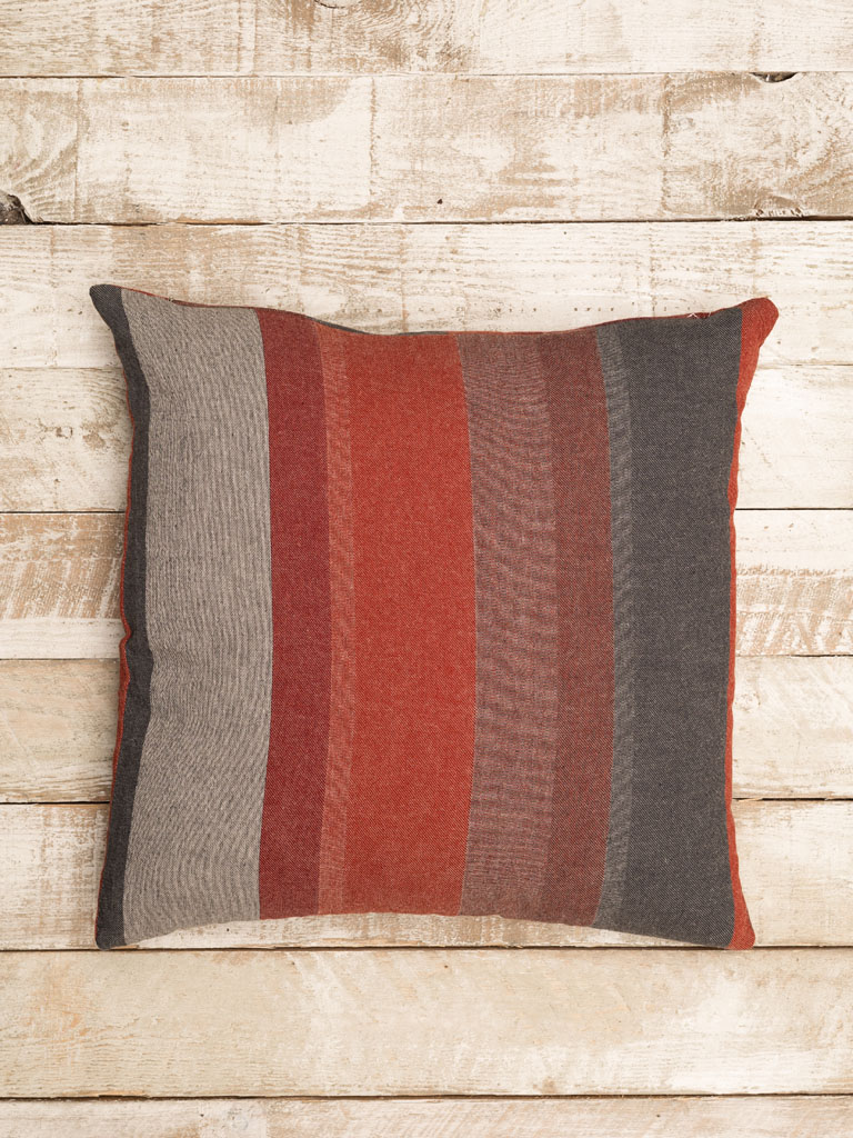 Coussin ligné dégradé rouge et gris